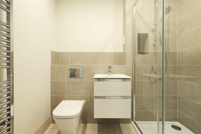 Apartment 8 shower room