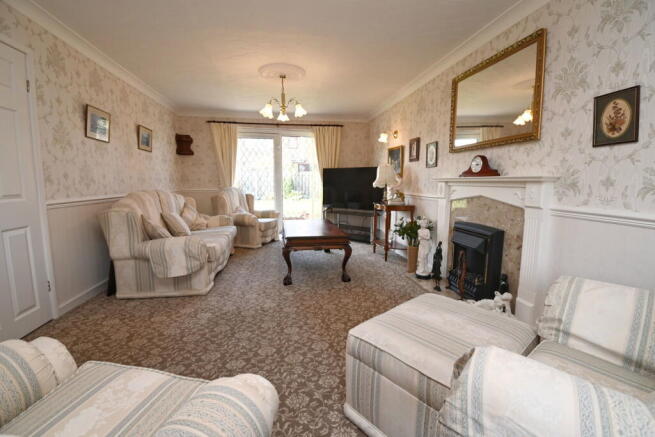 4 bed Detached Bungalow for sale Image 6