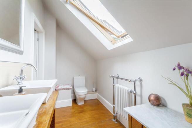 En-Suite 1 (6)-HDR copy.jpg