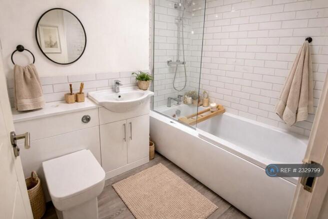 4 bed Flat to rent Image 4