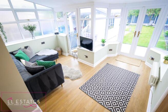 SUN ROOM.jpg
