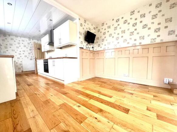 1 bed Semi-Detached Bungalow for sale Image 6