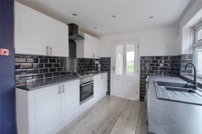 3 bed Semi-Detached for sale Image 9