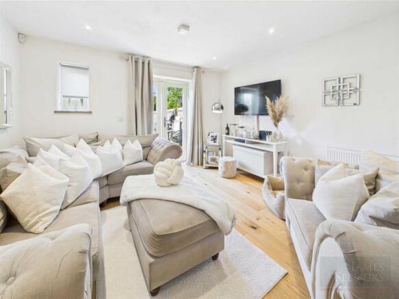 Sitting room / dining room