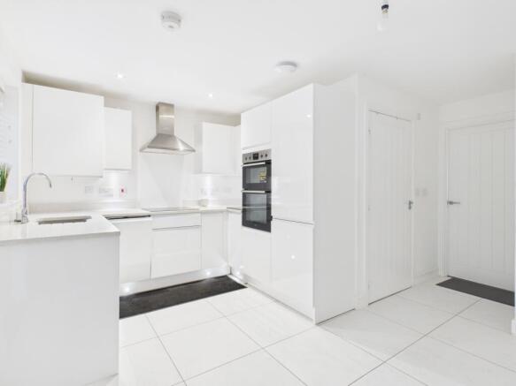 CAM04922G0-PR0081-STILL011