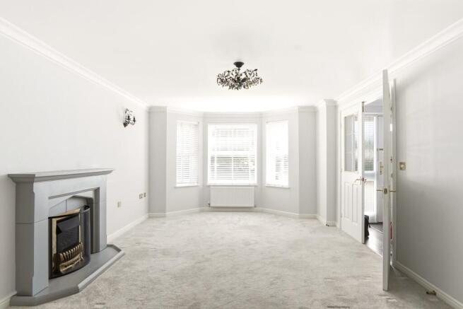 4 bed Detached for sale Image 4