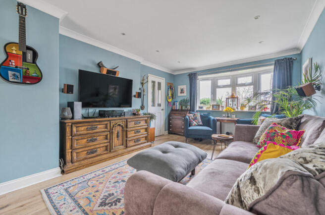 1370219-24-68ef7f...