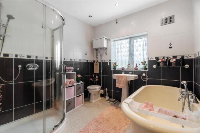 3 bed Semi-Detached for sale Image 11