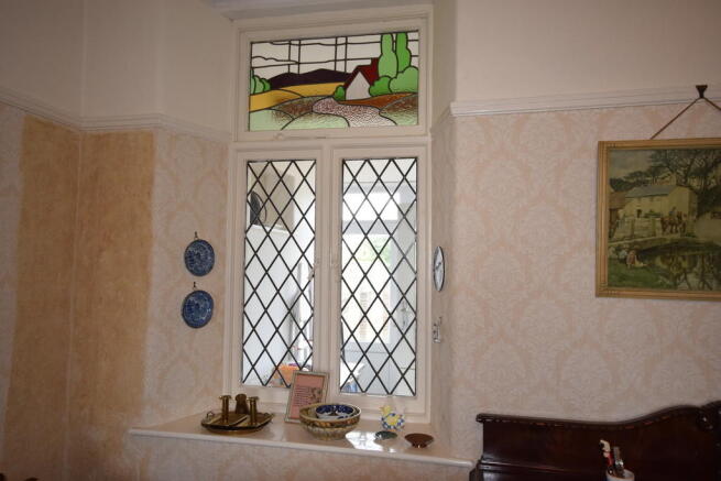 FEATURE WINDOW