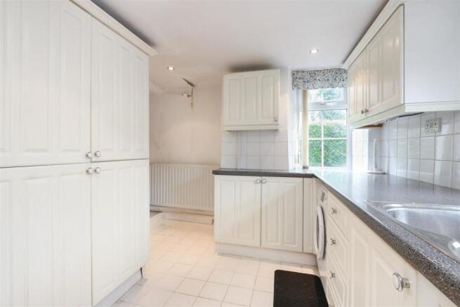 Kitchen4.jpg