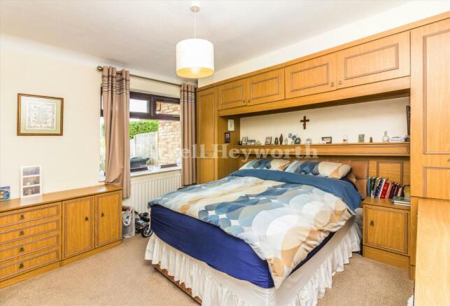 Bedroom 1 image 2
