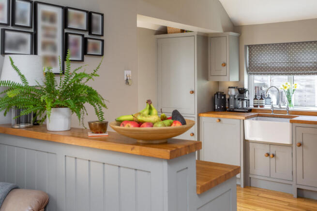 Dining to Kitchen