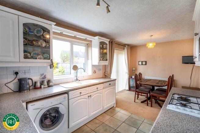 Rossmoor Close, Auckley, Doncaster photo 4