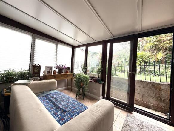 4 bed Semi-Detached for sale Image 4
