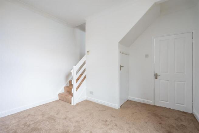 3 bed Terraced to rent Image 8