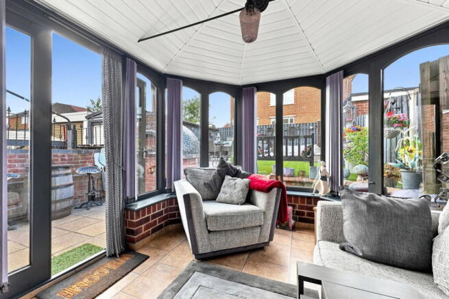 3 bed Semi-Detached for sale Image 10