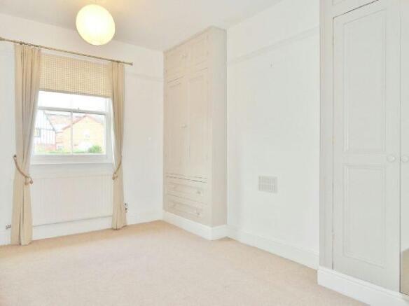    BEDROOM      -   