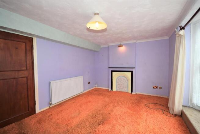 SITTING ROOM.JPG