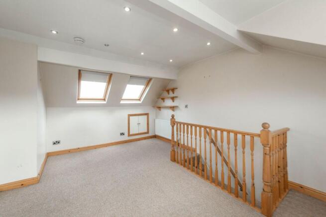 4 bed Terraced for sale Image 10