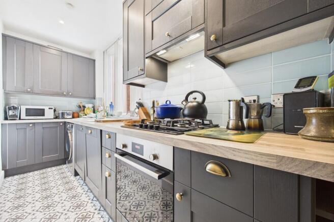 CAM01085G0-PR0605...