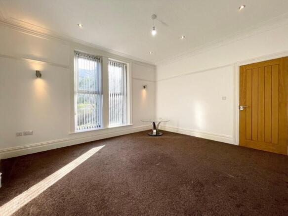 4 bed End of Terrace to rent Image 7