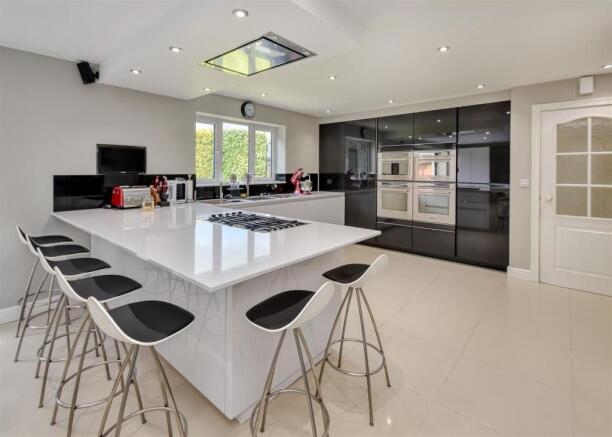 27 Old Farm Drive-kitchen8.jpg