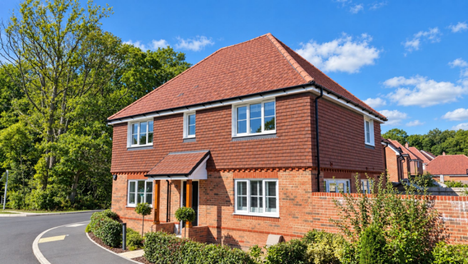 4-bed semi-detached on Oakside, Kirdford, RH14, £550,000