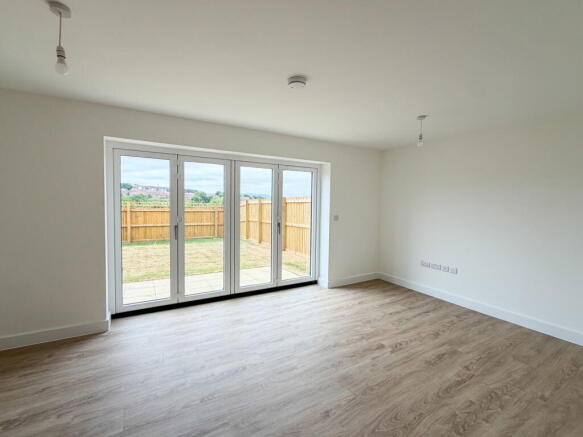 4 bed Detached for sale Image 5