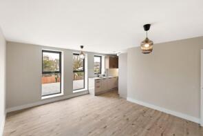 Flat 3, 104 Apollo Court, Edgwarebury Lane, Edgware HA8 8LY