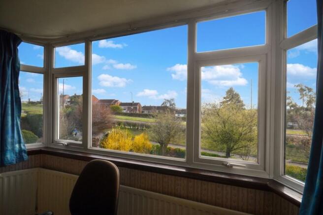 5 bed Detached for sale Image 11