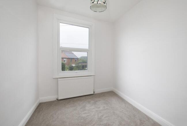 3 bed Terraced to rent Image 6