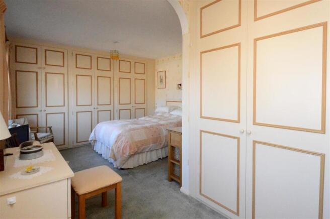 8 Bedroom1.JPG