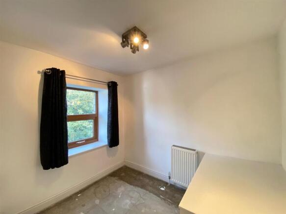2 bed House to rent Image 12