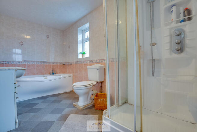 Bathroom 1.1