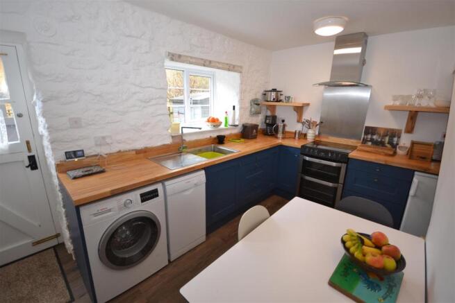 Kitchen.JPG