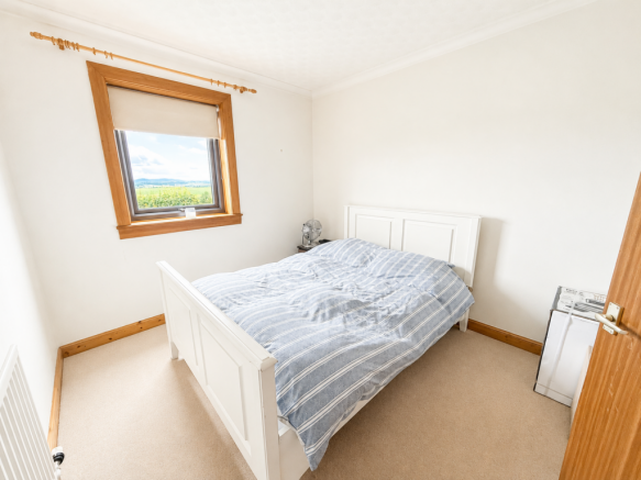 1 Linns Cottage, Collin, DG1 3SA - Braidwoods Soli