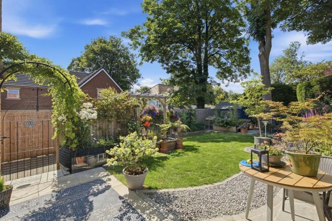 4 bed Semi-Detached for sale Image 4