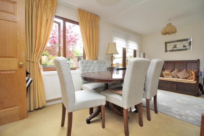 Living Room / Dining