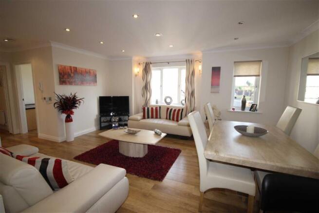 Lounge/dining room