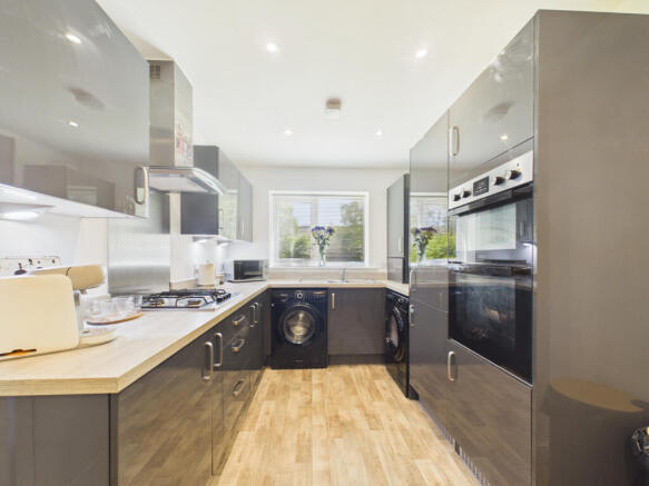 3 bed Semi-Detached for sale Image 7