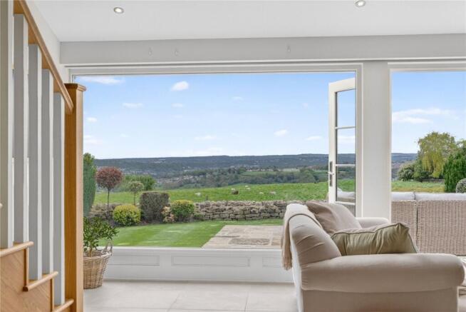4 bed Detached for sale Image 6