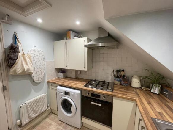 Kitchen2.jpg