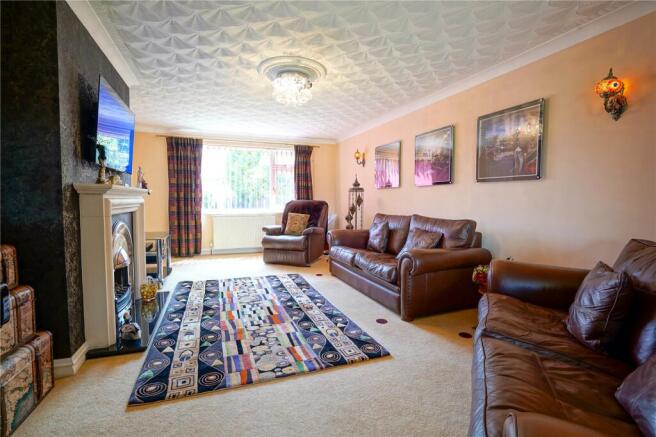 4 bed Semi-Detached for sale Image 5