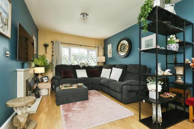 2 bed Semi-Detached Bungalow for sale Image 5
