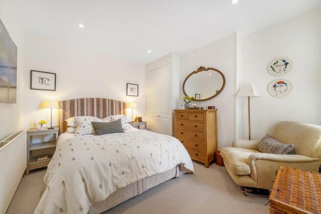 Bedroom 1.jpg