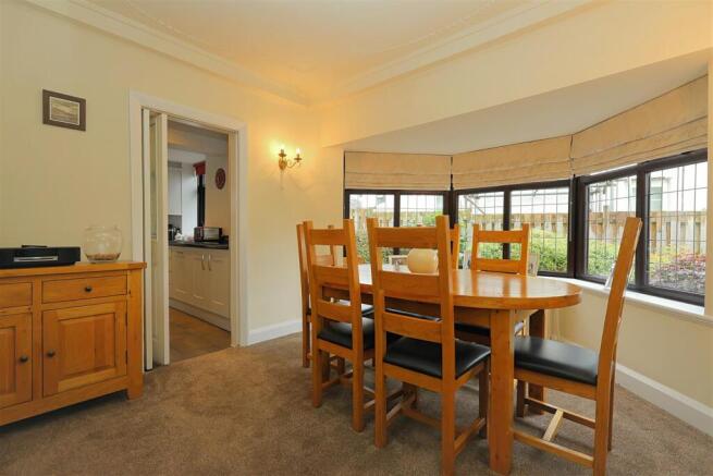 4 bed Detached for sale Image 9