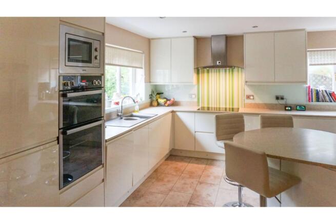 Kitchen/Breakfast