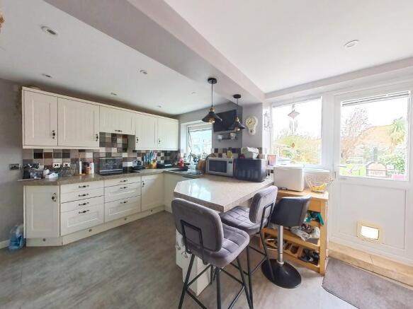 Kitchen / Breakfast Room