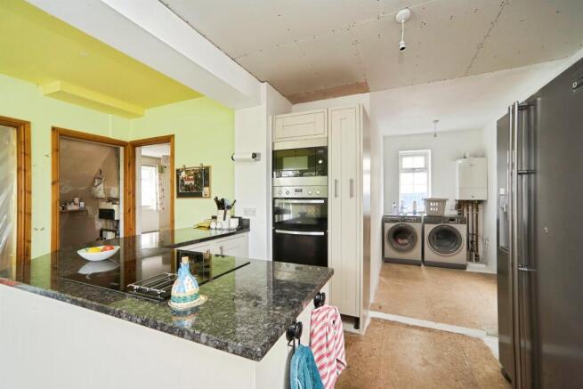 3 bed Semi-Detached for sale Image 7