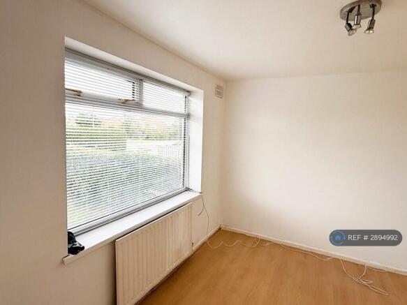 3 bed Semi-Detached to rent Image 6